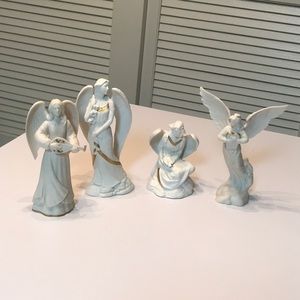 4 Displayed Franklin Mint white gold bisque porcelain Angels 1980’s